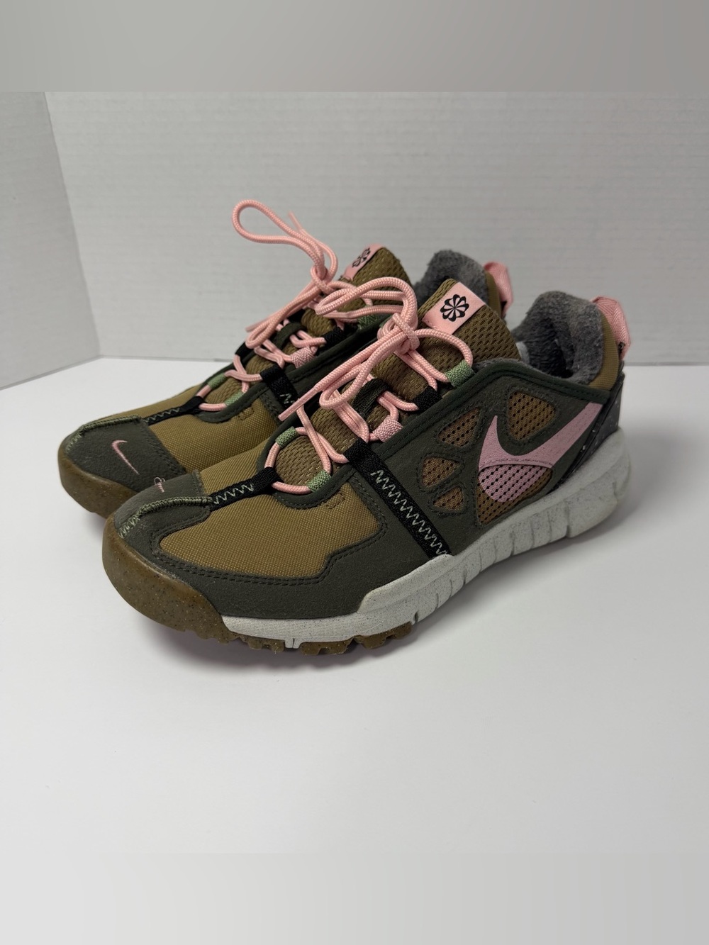 Nike Free Terra Vista Sneakers